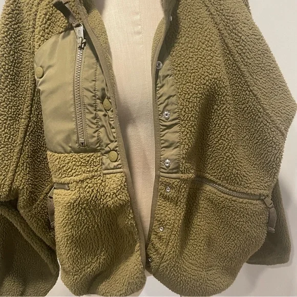 Free People movement hit the slopes olive green sherpa jacket size L - Picture 3 of 7